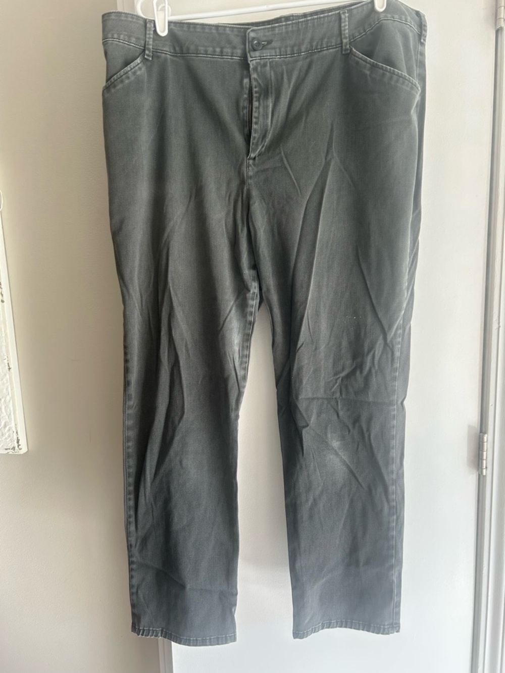 Lee Relaxed Fit Straight Leg Pants in Charcoal Gray